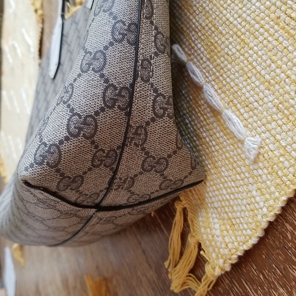 GUCCI REVERSABLE TOTE GG SMALL - Picture 8 of 16